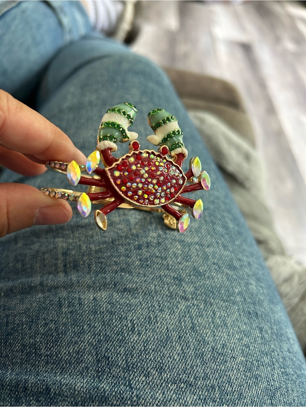 BETSY JOHNSON-Crystal Crab Statement Brooch - Red & Green